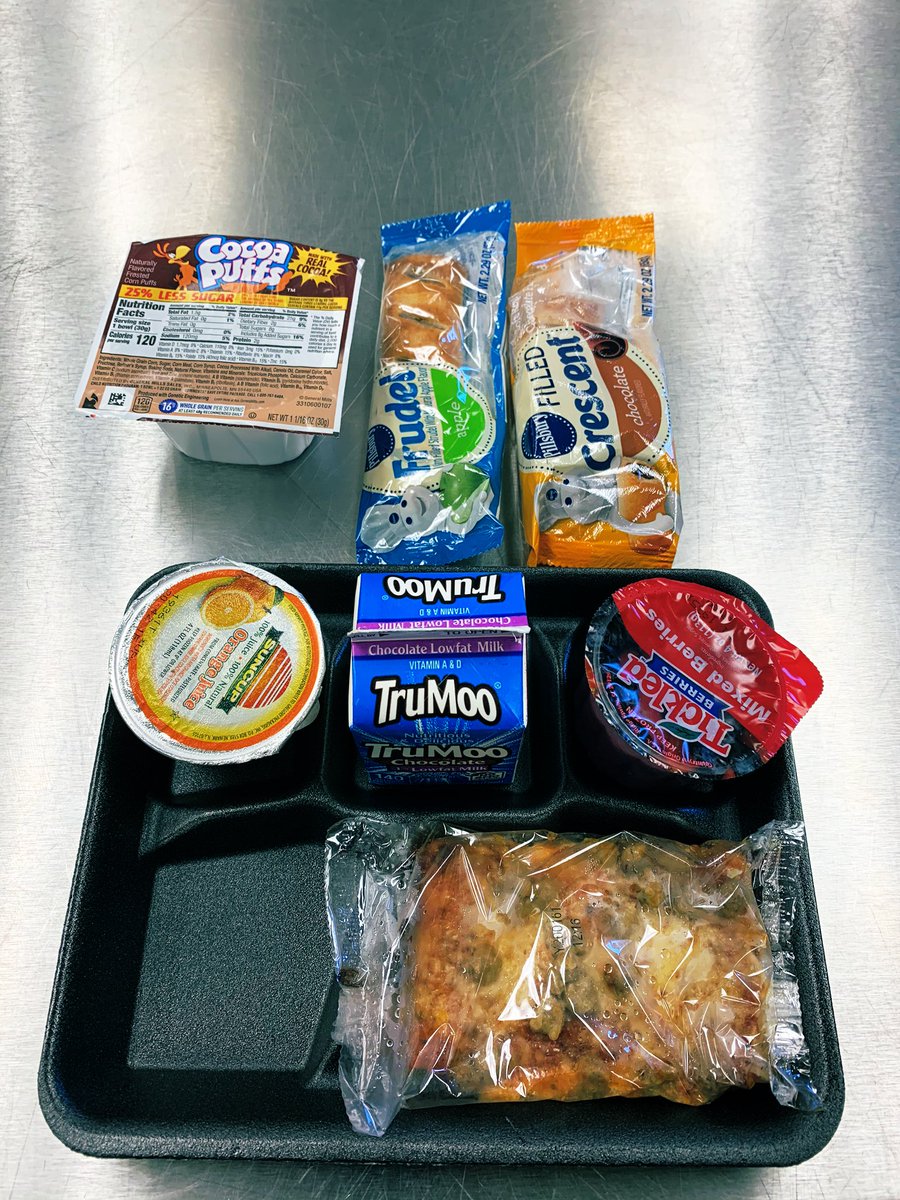 Today’s breakfast choices. 🐯🐯😁 #tigersden