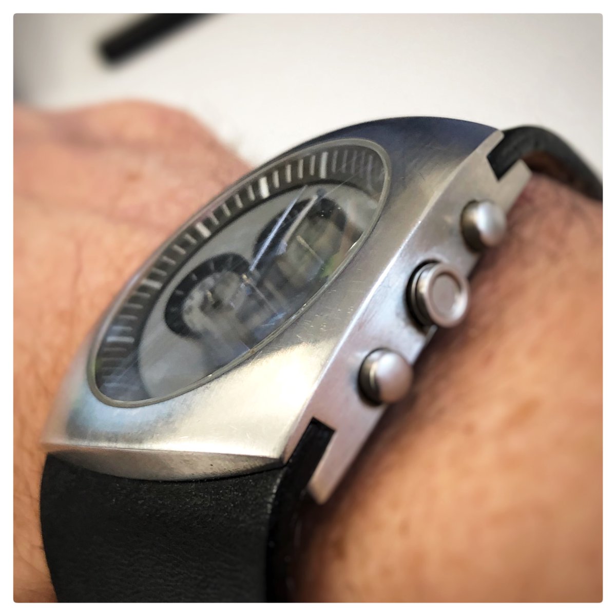 WorldAffordable's tweet photo. This was a birthday present from my now ex-wife, which I got about 15 years ago roughly #wotd #watchesofinstagram #watches #dkny #dknywatch #dknywatches https://t.co/QV38Y4l6Ku