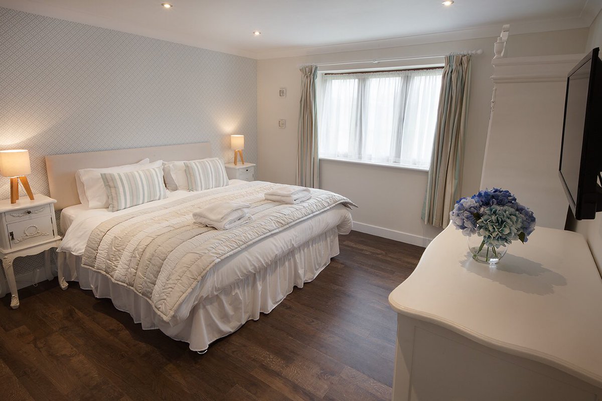 With a range of different cottage’s <a href="/Westwardliving/">Westward Living</a> is the perfect place for your family holiday! If your looking to add a touch of luxury ... look no further! <a href="/westwardhodevon/">Westward Ho!</a> <a href="/VisitDevon/">Visit Devon</a> @AwaywiththeKids <a href="/lovetoescape/">LovetoEscape.com</a> 
#selfcateringaccomodation #dogfriendly #hottubs #northdevon