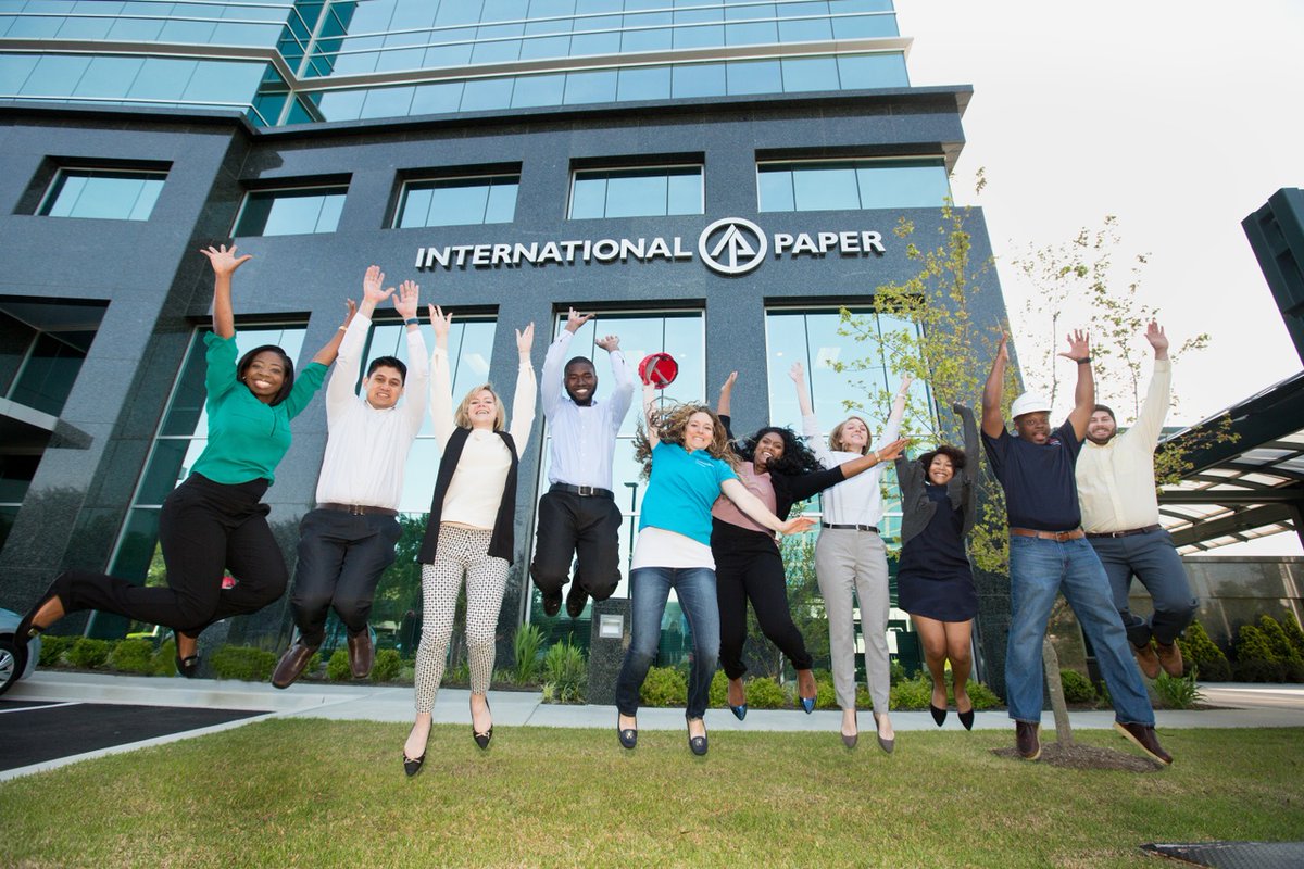 IntlPaperCo's tweet image. Happy #EmployeeAppreciationDay to our more than 50,000  valued team members around the world!

At International Paper, creating value for the future centers around people. Our work would not be possible without our employees! #TheIPWayForward