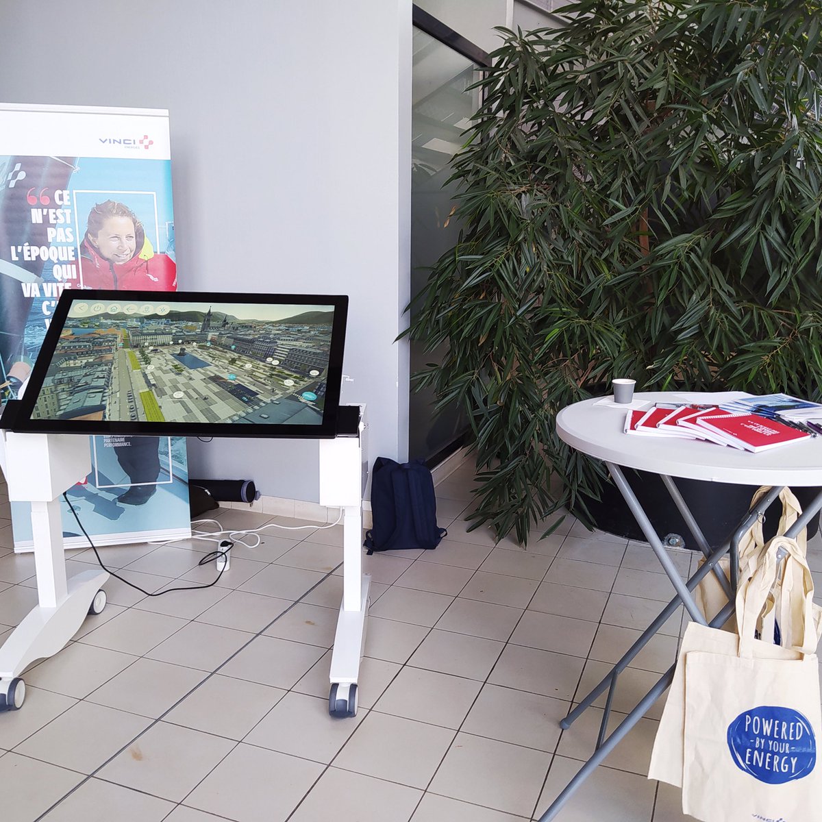 Les équipes de <a href="/VINCIEnergies/">VINCI Energies</a> en #Normandie sont présentes à la 23ème édition du #ForumConstruction de <a href="/ESITCCaen/">ESITC Caen Ecole d'ingénieurs Génie Civil</a>. Une occasion exceptionnelle de rencontrer les étudiants ingénieurs motivés par la #TransitionEnergétique de notre société