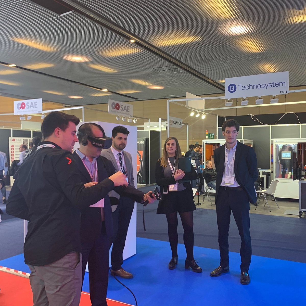 InvelonTech's tweet photo. Cerramos otra participación en #AF2020 con muy buen sabor de boca, con visitas muy especiales, ¡y con muchísimas ganas de repetir! 💪 Esperamos que hayáis disfrutado tanto como nosotros, mostrándoos los equipos profesionales de #VR y #AR de @HP😉 https://t.co/RkM5JlReex