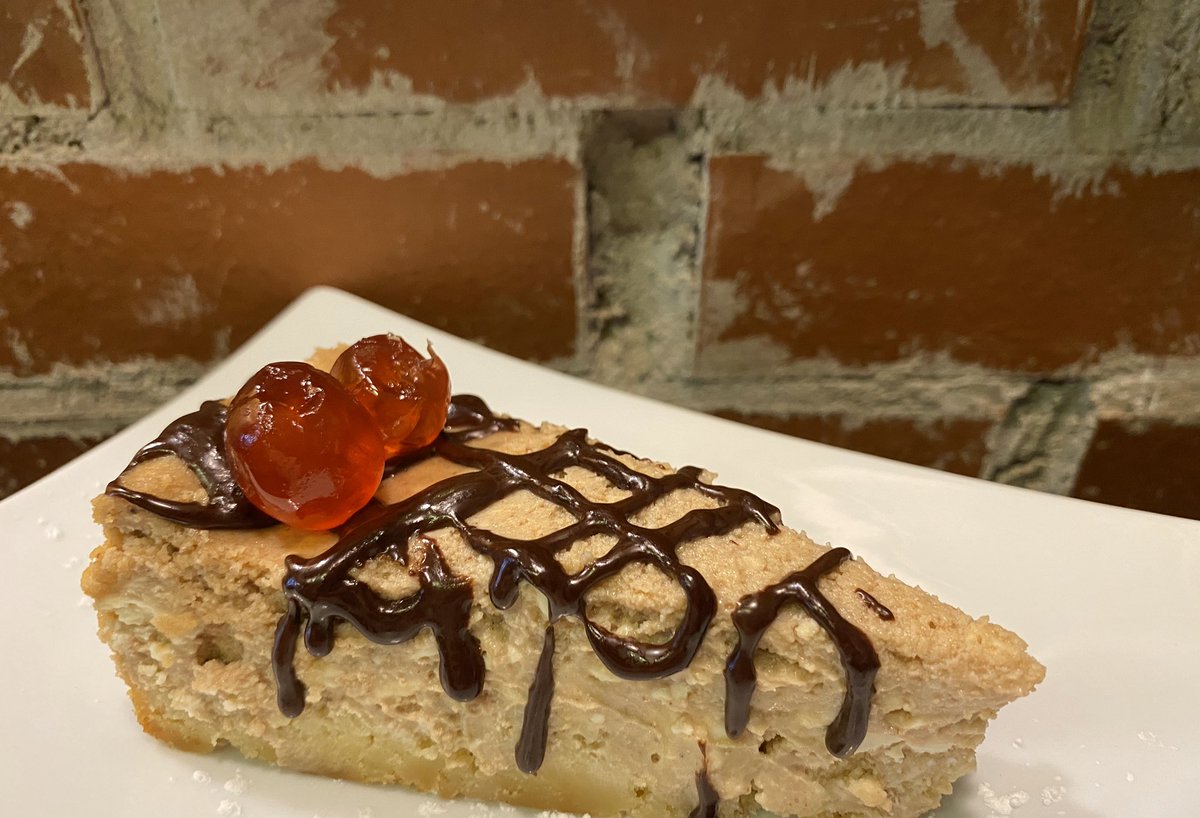 crystanysbrass's tweet photo. Happy Friday Folks, the sun is shining and we have a classic chocolate cheesecake available 😍 We also have a chocolate cake with peppermint icing, chocolate cookies, and Creme brûlée available 😀Tonight from 6-8pm we have live music with The Blue Lane 🎼 https://t.co/REGL8KIPXv