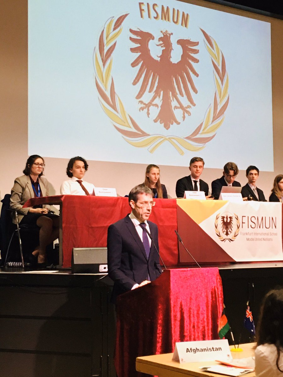 gioia_morasch's tweet photo. Our @FIS_School Upper School principal @johnswitzer talking about the importance of global connections and the essential skills of debating. #Jrmun #worldofopportunities 👏🏻 https://t.co/ucNvWPwgao