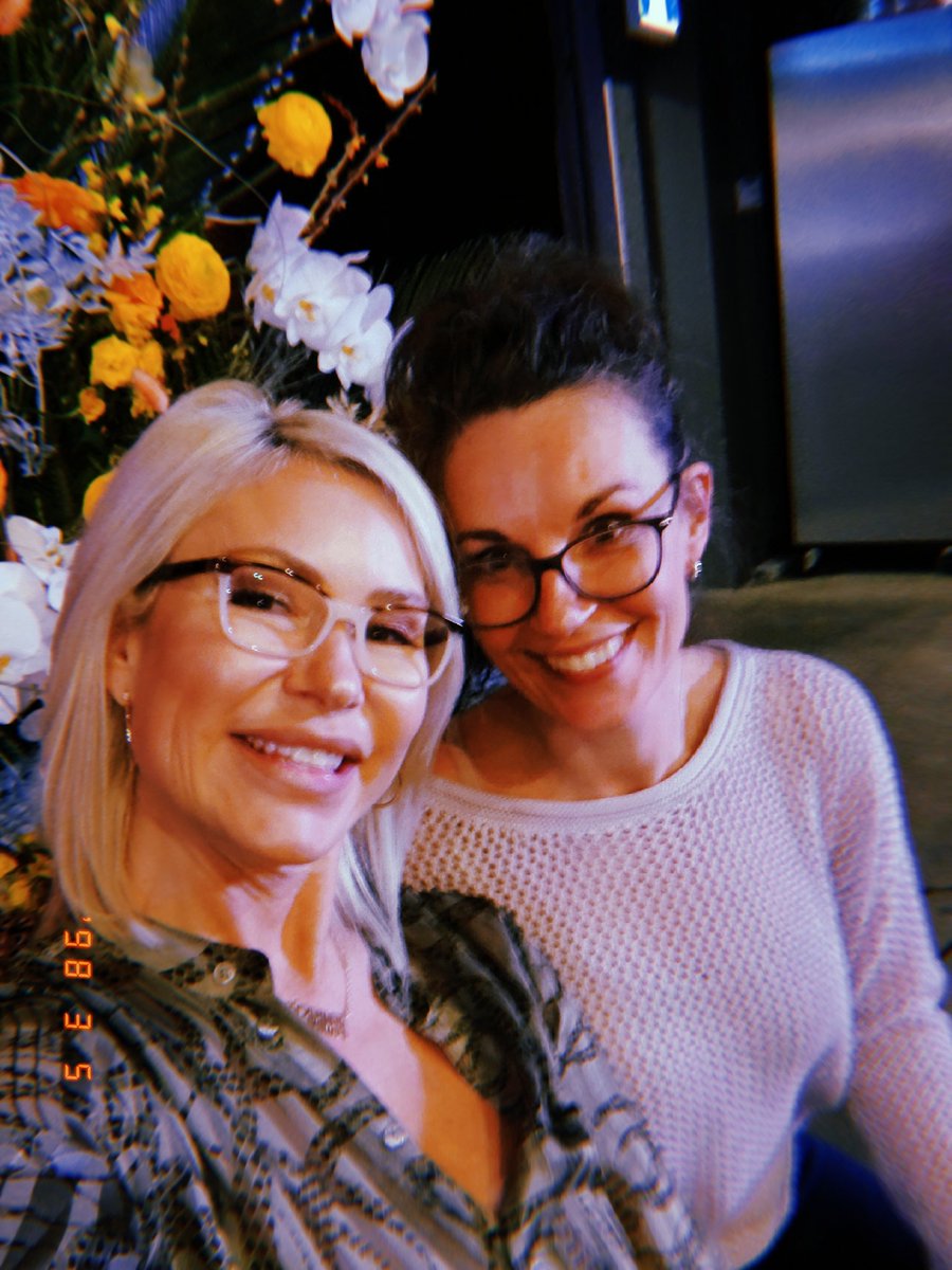 jacquichilds's tweet photo. Last night @van_der_pop celebrated #IWD #VdPFlower  #InternationalWomensDay by giving us all #flower 💐 https://t.co/RUZOUoontz