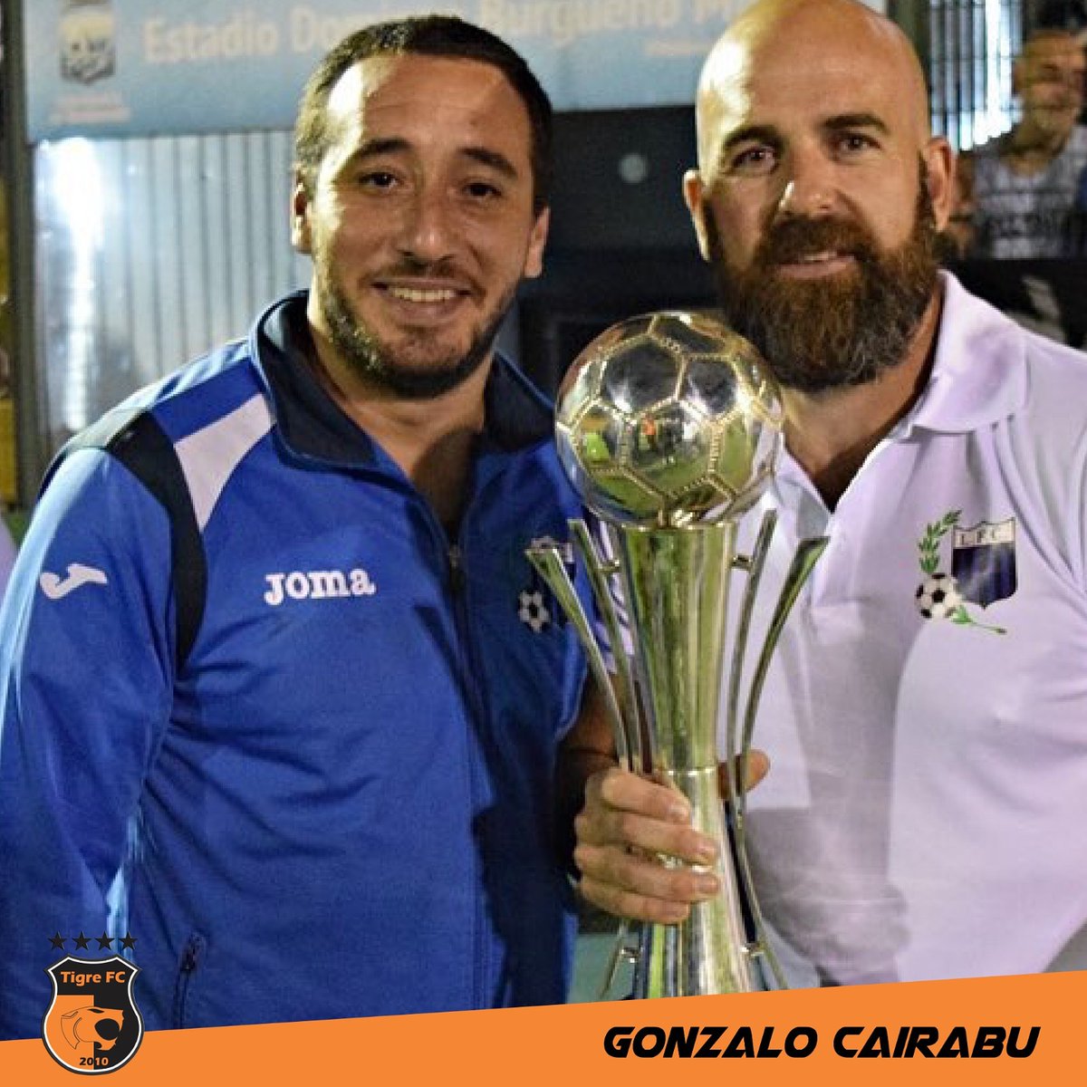 El DT. Gonza Cairabu estará a cargo de la conducción técnica en los 10 años del Tigre. Como vemos en imagen, viene de levantar la Supercopa con Liverpool y busca repetir en nuestra institución. <a href="/tigre_fc/">El Tigre FC</a> #10años