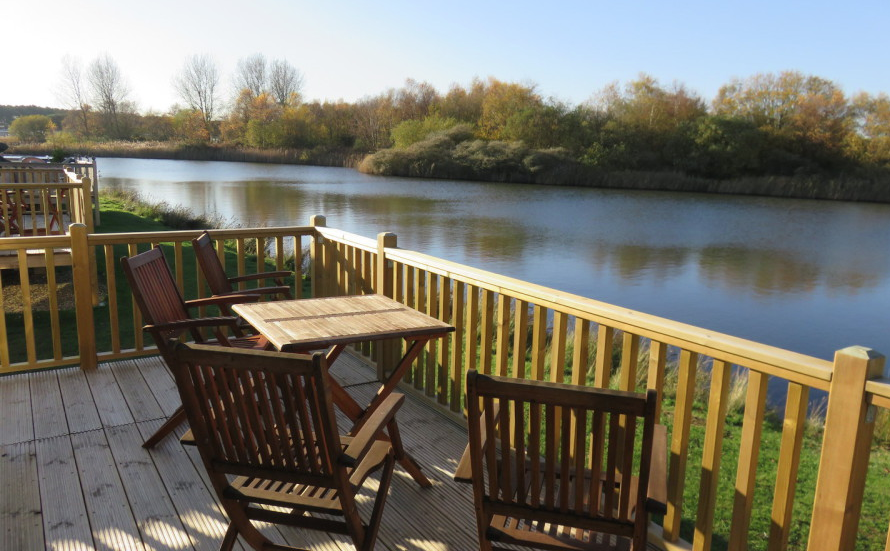 Lakeside Caravan Holidays have a lakeside view and are situated in an area of outstanding natural beauty in Wells-next-the-Sea on the North Norfolk coast visitnorthnorfolk.co.uk/accommodation/… #WellsNextTheSea #HolidayCaravans #NorthNorfolk