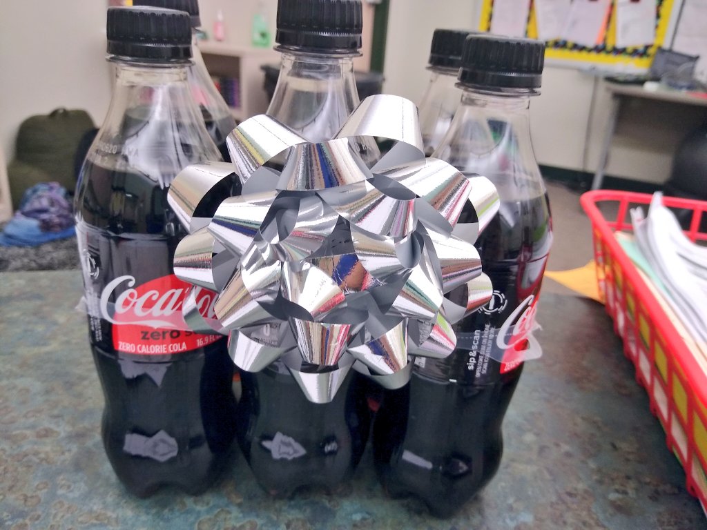 MsKristynTeach's tweet photo. My team teacher knows the way to my heart π #cokezero #dietcoke #BESistheBEST #teammates #partnerteacher https://t.co/gT5lDXfUll