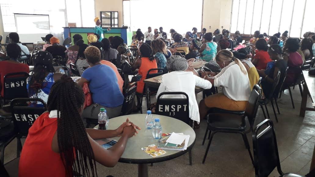 AfricanWITS's tweet photo. [Atelier E-COMMERCE ET DOCUMENTS JURIDIQUES -FFNUM2020]

FORMATEUR  : Mme @Régine BONKA

 #Ffnum2020
 #Africanwits
 #Shapethefuture
 #FemmesnumeriquesAtelier https://t.co/giXZ6LrrFk