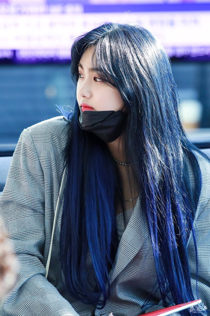 0721Yellowrose's tweet photo. [20.03.05] 인천공항 직찍  
#에버글로우 #아샤 
#Everglow #aisha
@EVERGLOW_twt

HQ = https://t.co/qCVVFvDXnj https://t.co/sgZyIENh82