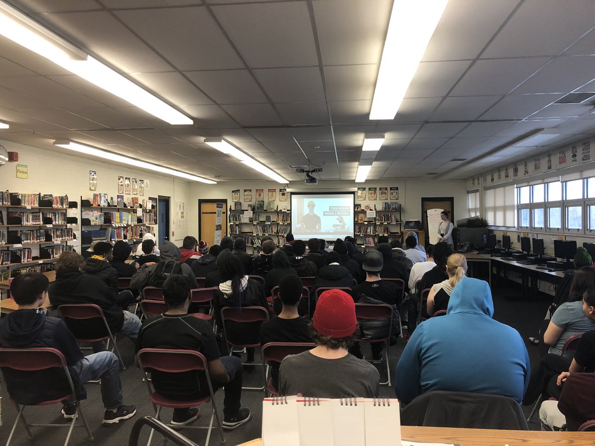 hornetslibrary1's tweet photo. Learning about the available Careers in Construction with the Ontario Construction Career Alliance in the @hornetslibrary1 π§ π π¨ #skilledtrades #career #alwayslearning #work https://t.co/FC6l0FhGT8
