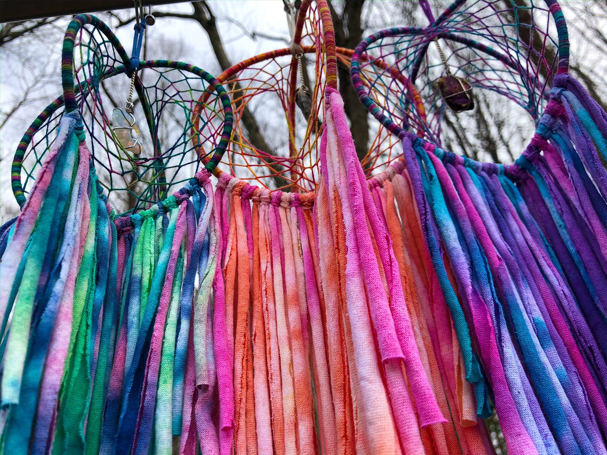 rainydaydreamz's tweet photo. Ahhhh so at 3pm EST today my shop will officially be live! All the these dreamy babes will be available ✨ https://t.co/ikXxFkody0