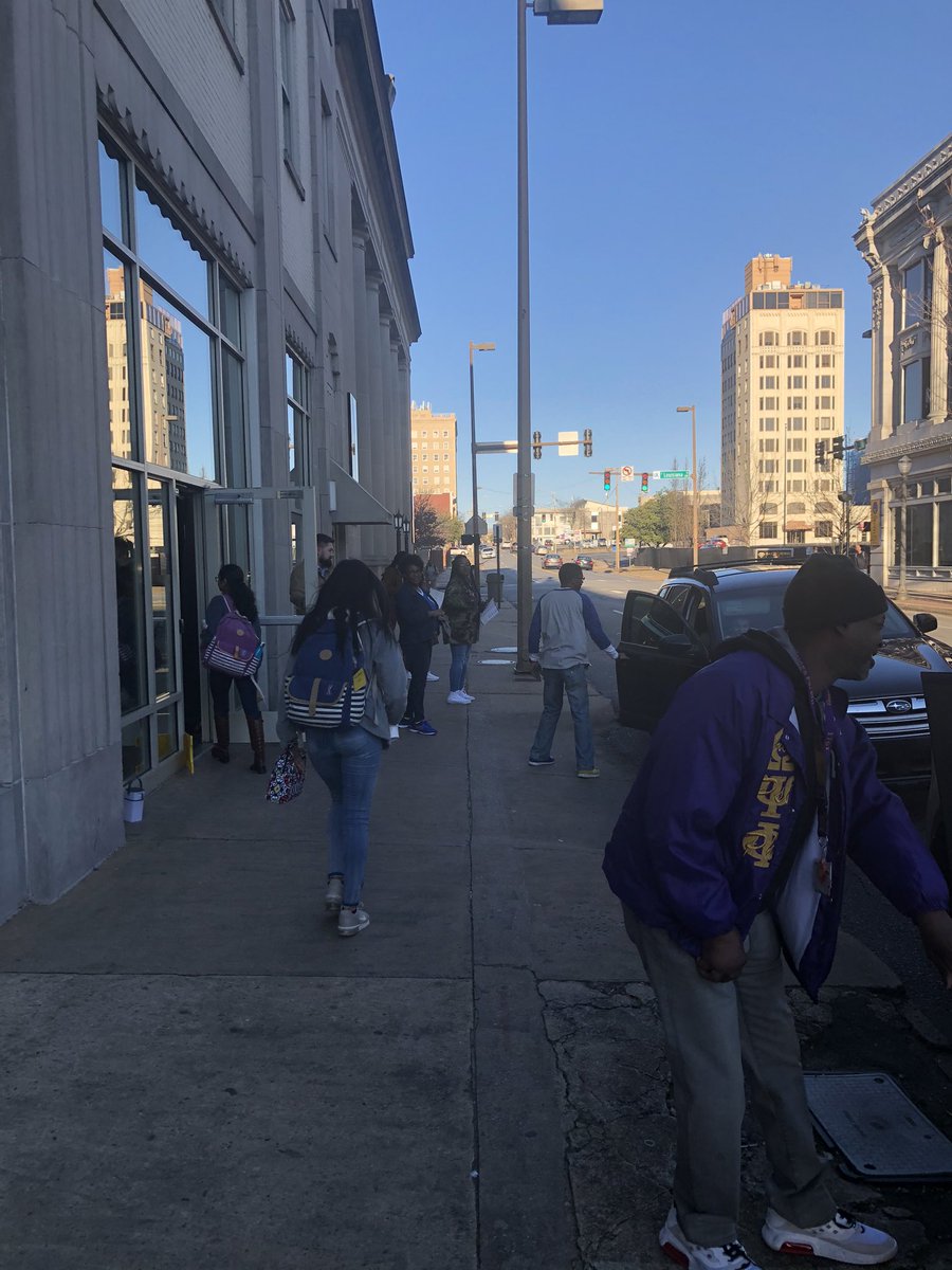 Our eTeam is leading volunteer parents in greeting students this morning. 

Phase 1: Open car doors &amp; hand out stickers that say “Be The Reason Someone Smile Today” to every single person who walks through the door!! 

😁😃😃😄😁😆