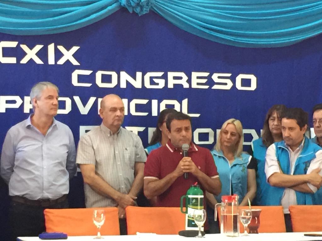 LuciaRLemos's tweet photo. #Ahora Plenario #Adomis junto a Grillo el Sr. gdor de la provincia Oscar Herrera, el Ministro de Educ Sedoff, el presidente del CGE Maidana, el Dip nac Wellbach. GRACIAS por sus palabras al referirse a Marilu
@grillo141
@herrerayflia
@maidanamis 
@miguel_sedoff 
@RicardoWellbach https://t.co/XPmxhJM17H