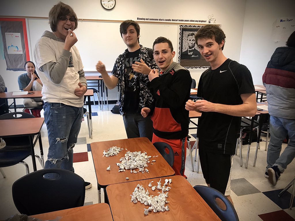 MrCoachColeLHS's tweet photo. APEcon: What better way to prove the principle of DMU(you get less joy from each new unit of a good) than to stuff our faces with chocolate🍫!!! S/o to Jesse Moore with a class high 36 Hershey Kisses eaten!!  #funwitheconomics #chocolateforbreakfast https://t.co/maHEom2JSx