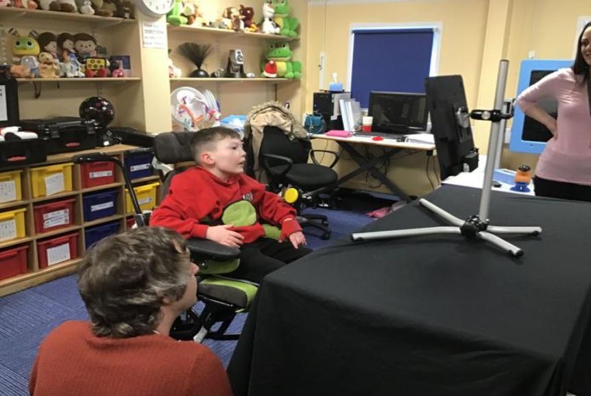 InclusiveTechUK's tweet photo. Earlier this week we went over to Pendleview Primary School to show the kids Skyle. It was super to see so many happy faces using eye gaze for their iPads! 
See more photos of what they got up to: https://t.co/JkyFgZQsMS #specialneedskids https://t.co/buzm6sFuYG