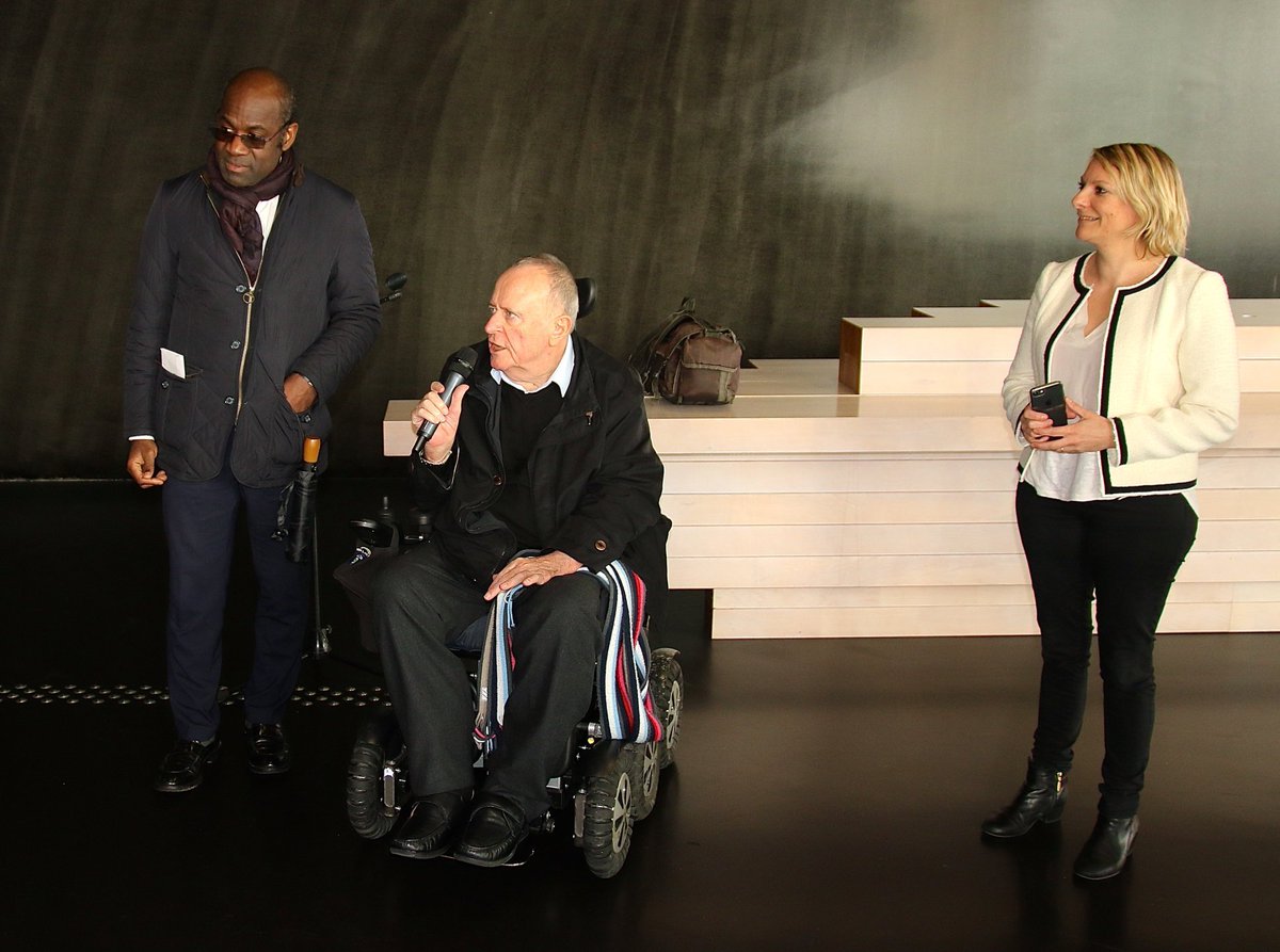 SolariJol's tweet image. Inauguration, à la Cité du vin, de la table tactile d&apos;orientation offerte par #UNADEV à la #MairieBordeaux, avec mon collègue Maire Adjoint Pierre de Gaëtan N&apos;Jikam Moulon et la Directrice Générale, Magalie Gréa, représentant le Président Monsieur Bolivard ! @nflorian33 #Bordeaux