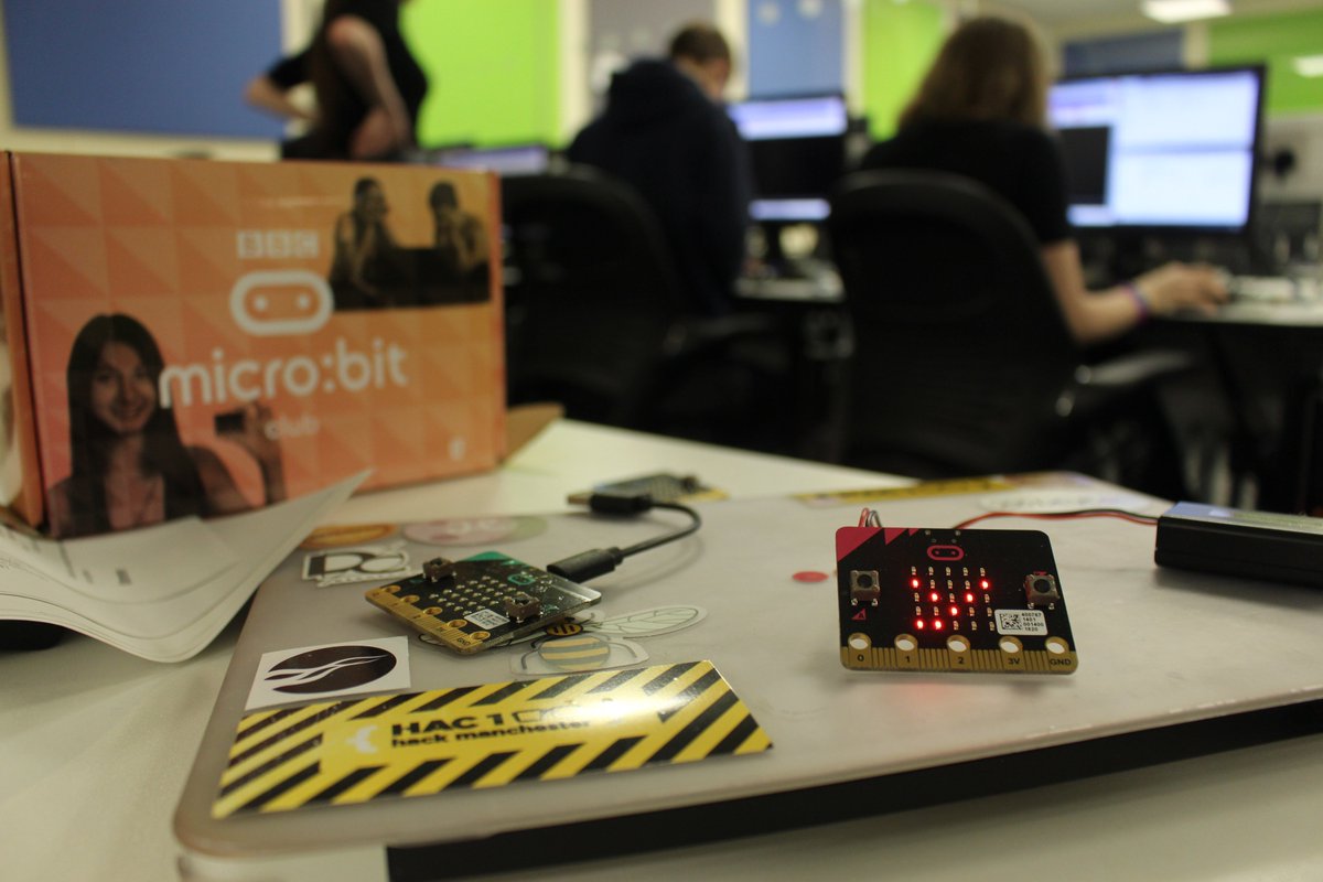 We’re realising aspirations with @asfcaspirations today. Thank you to @hac_100 @hackmanchester for letting us borrow your #microbits #community