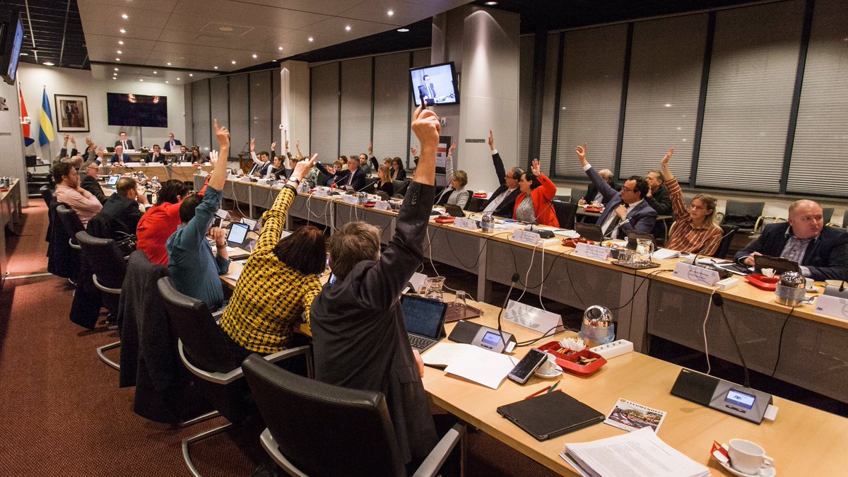 RaadRijswijk's tweet photo. dinsdag- en donderdagavond nam de raad besluiten over Verordening Wmo, Speelautomatenhallen, Parkeren, Huis van de Stad, de Energietransitie en meer. Kijk na hoe de raadsleden hebben gestemd op: https://t.co/VHmVme3KEi https://t.co/xTRVrfL0zc