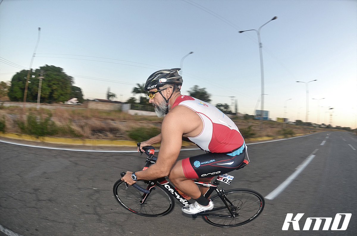 JoseSotillo_Tri's tweet photo. Fin de semana al mejor estilo #triatlon iniciando la temporada 2020 con el #triatlonplomotri @plomotri excelente evento! Vamos con todo! #comandotri #triathlon #sumandokilometrosdecalidad #inversionesglobal1411 #purosport #sanoyenforma #vidasaludableyactiva 📷 @km0_ve 👊🔥 https://t.co/4bWiDyuWyU