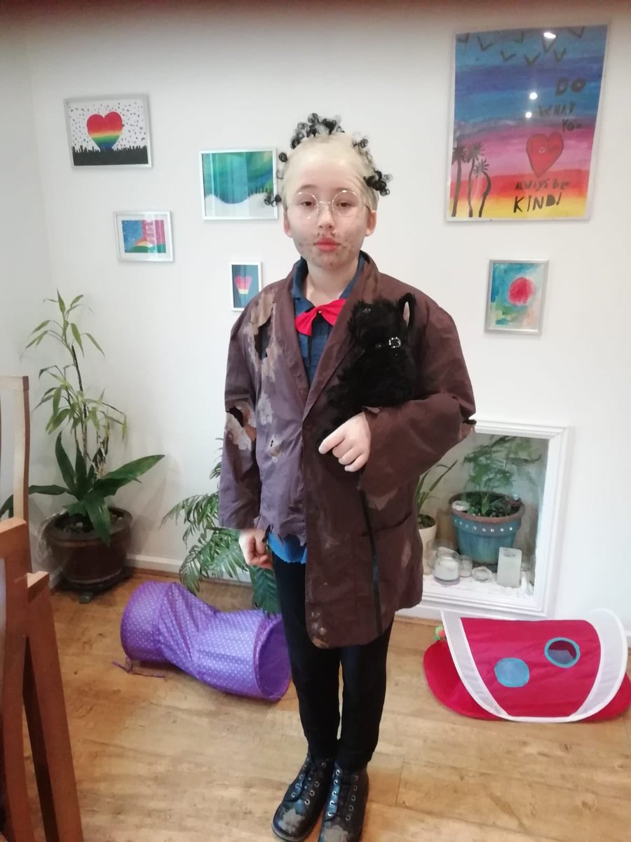 imcAV's tweet photo. @davidwalliams My granddaughter won 1st prize at her school for making her own outfit... she went as Mr Stink... https://t.co/JFODrAuVLP