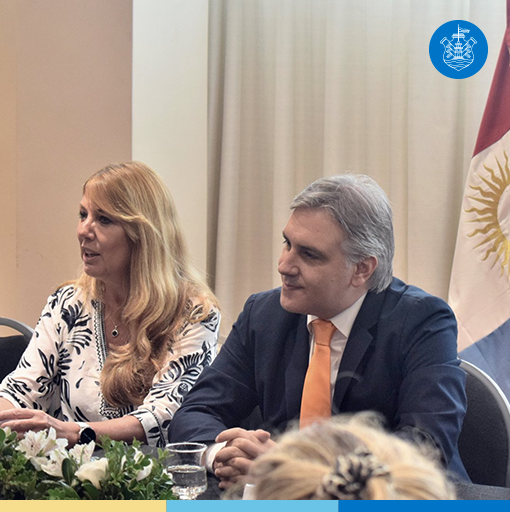 MuniCba's tweet photo. ¡Córdoba recibe al mundo!🌎

🔹El intendente @MartinLlaryora se reunió con el cuerpo consular para plantear los ejes de la gestión a fin de trabajar en conjunto para posicionar a la ciudad como una #SmartCity y Polo del Conocimiento. https://t.co/dzql9oS24E