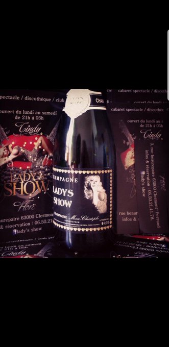 Champagne avec image cindy Bastien....... https://t.co/aOQoJMngQ7