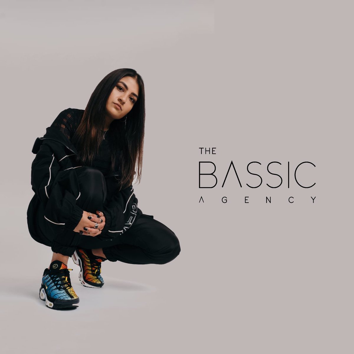 Worldwide bookings: jj@bassic.co