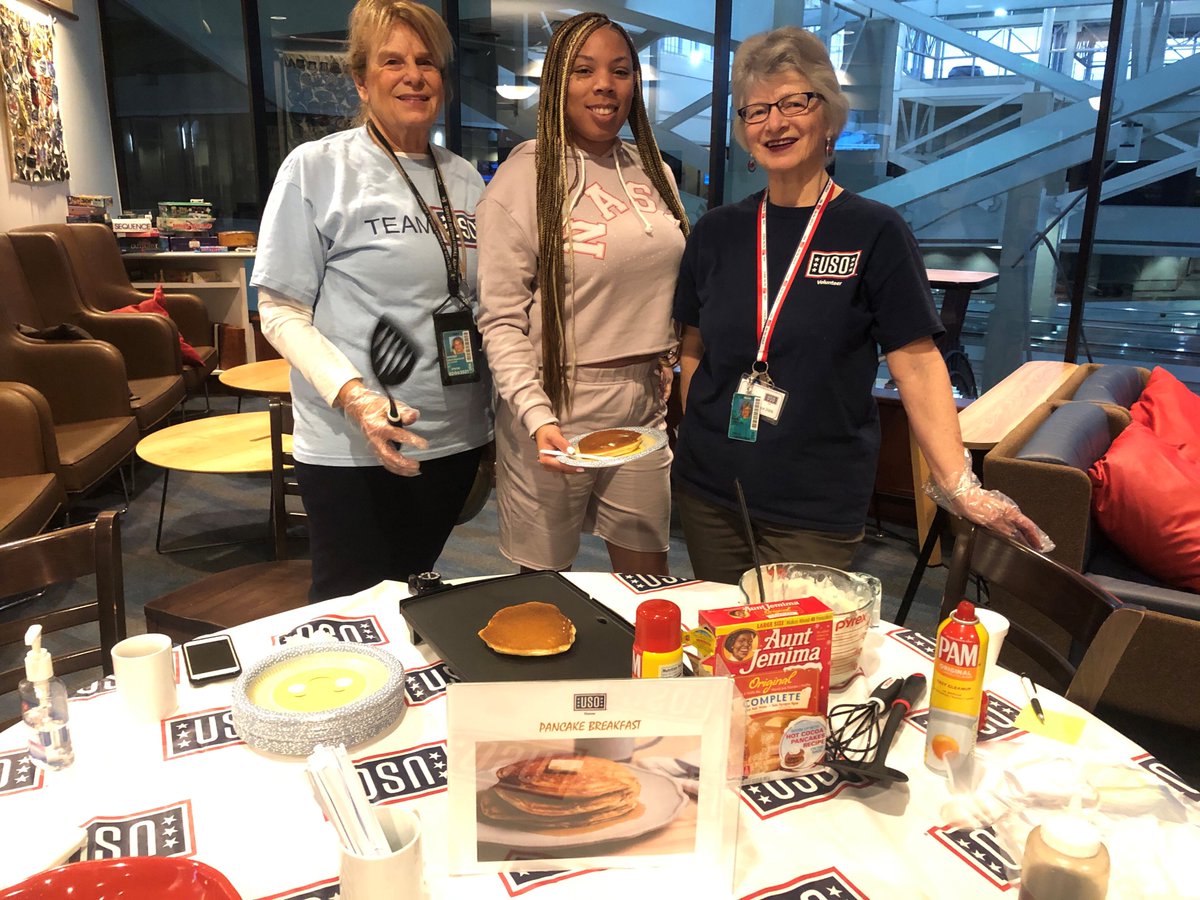 USOColorado's tweet photo. If you are traveling through Denver International Airport today, come stop by our center and enjoy some pancakes! Nothing stacks up like breakfast at USO Denver. π₯ #FirstFridayBreakfast #BeTheForce https://t.co/nCibXfPVmE