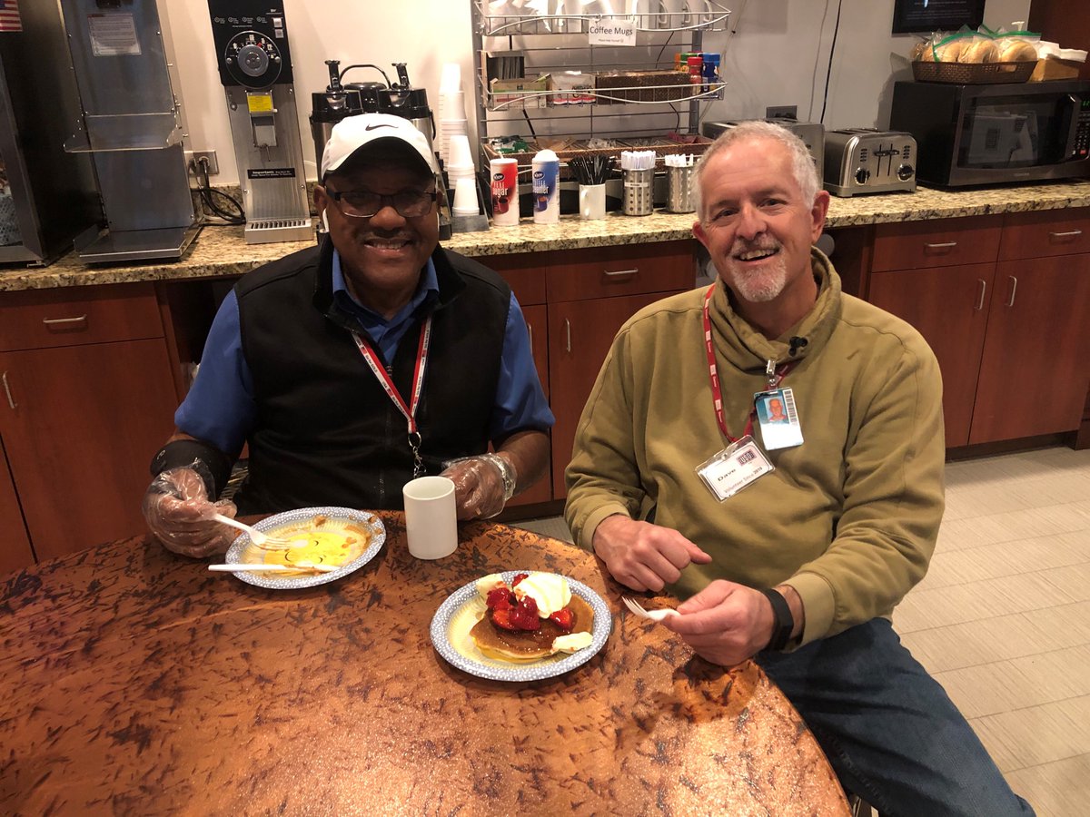 USOColorado's tweet photo. If you are traveling through Denver International Airport today, come stop by our center and enjoy some pancakes! Nothing stacks up like breakfast at USO Denver. π₯ #FirstFridayBreakfast #BeTheForce https://t.co/nCibXfPVmE