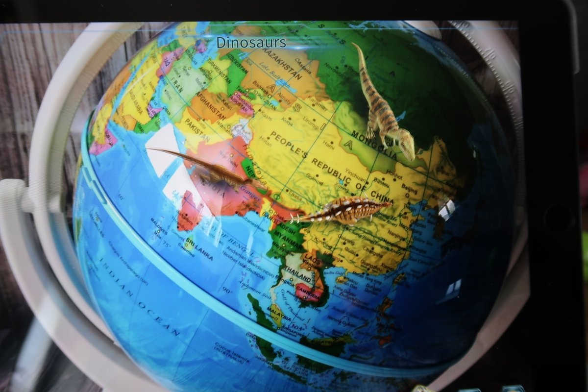 Have you seen the <a href="/os_uk/">Oregon Scientific UK</a> Smart Globe Explorer AR which has so many different ways to learn. It's incredible! See our review and video susankmann.com/2017/10/oregon… #aworldoflearning