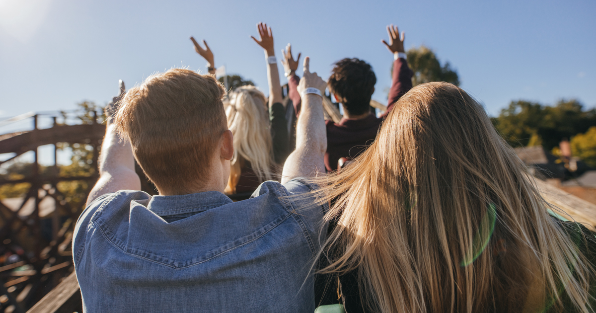AmericanLocker's tweet photo. Grab the sunscreen and the picnic basket — Summer is almost here. For every amusement park, water park, and theme park, that means getting ready for a flood of guests. You can monetize every one of those guest visits with an Electronic Locker. Learn how: https://t.co/ZlU2fkseld https://t.co/Mx4gLC3UBq