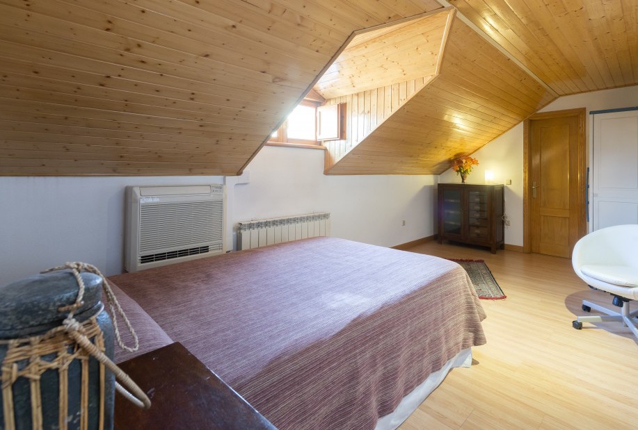 CrossCheckMAD's tweet photo. Apartamento para 4-5 personas, con 2 baños, a 3 minutos andando de la Puerta del Sol y de la Plaza Mayor de #Madrid.
https://t.co/6XVGSMKeCG
#wifi #apartamentos #vacacionesmadrid #vacaciones #ApartamentosTuristicos #ApartamentoMadrid https://t.co/kdS4WP4yWV