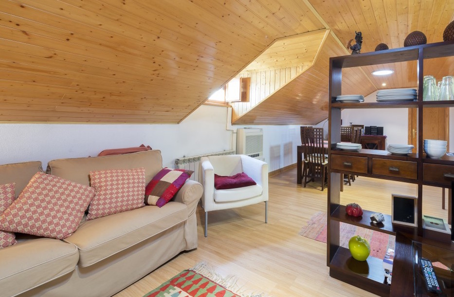 CrossCheckMAD's tweet photo. Apartamento para 4-5 personas, con 2 baños, a 3 minutos andando de la Puerta del Sol y de la Plaza Mayor de #Madrid.
https://t.co/6XVGSMKeCG
#wifi #apartamentos #vacacionesmadrid #vacaciones #ApartamentosTuristicos #ApartamentoMadrid https://t.co/kdS4WP4yWV