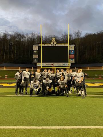 CoachCardwell_'s tweet photo. Practice 11✅  
SPRING BREAK🔋🔋🔋...loading...🌞🌞🌞🏄🏽‍♂️🌊🌊 
#SnowDaysOff #FlipPhonePhoto #Bulls https://t.co/noRUcDwVAP