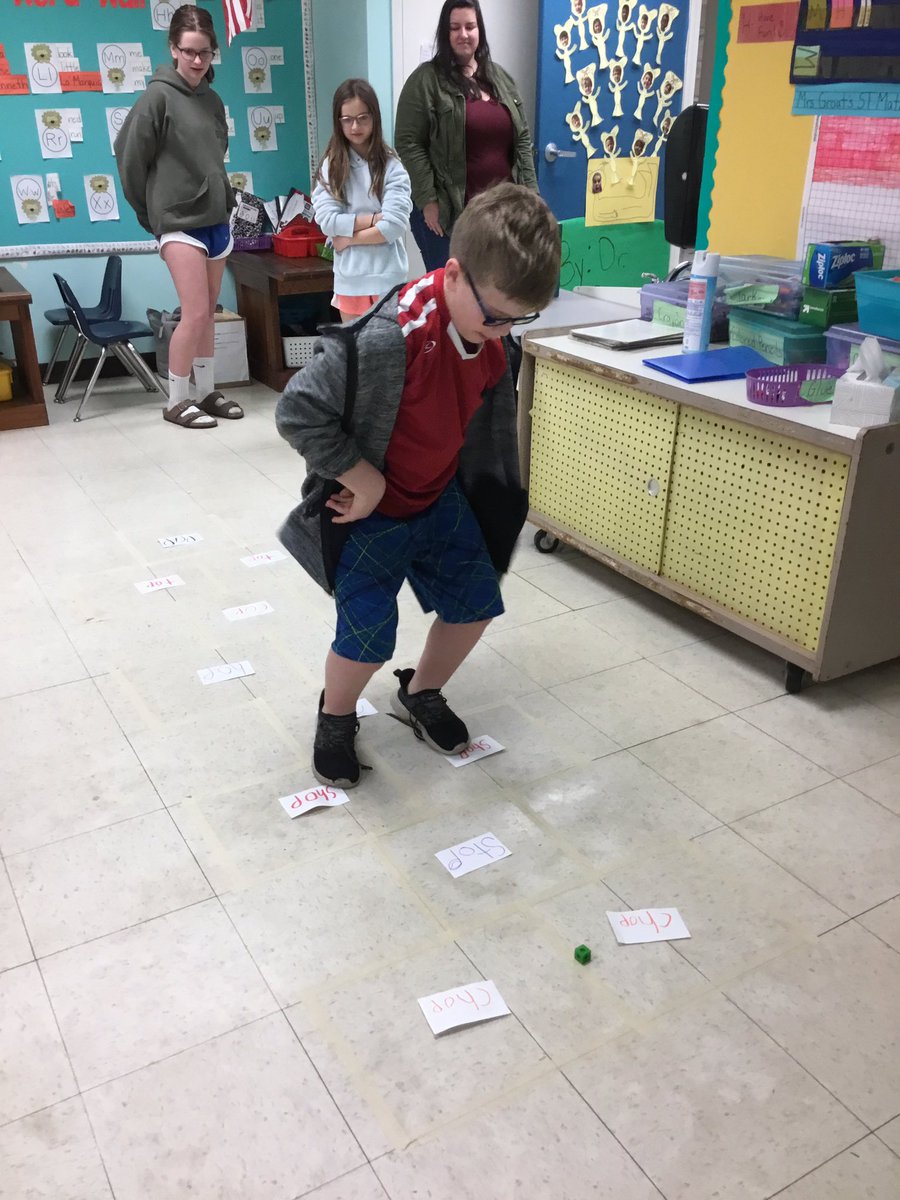 Groat1stGraders's tweet photo. We had so much fun at reading night! I was so impressed by everyone’s multitasking with rhyming and hopscotch! In true dr Seuss fashion 😎 thank you @sjsmith_ges and mrs Anderson for organizing! @GES_lions https://t.co/x2iWLl9ivs