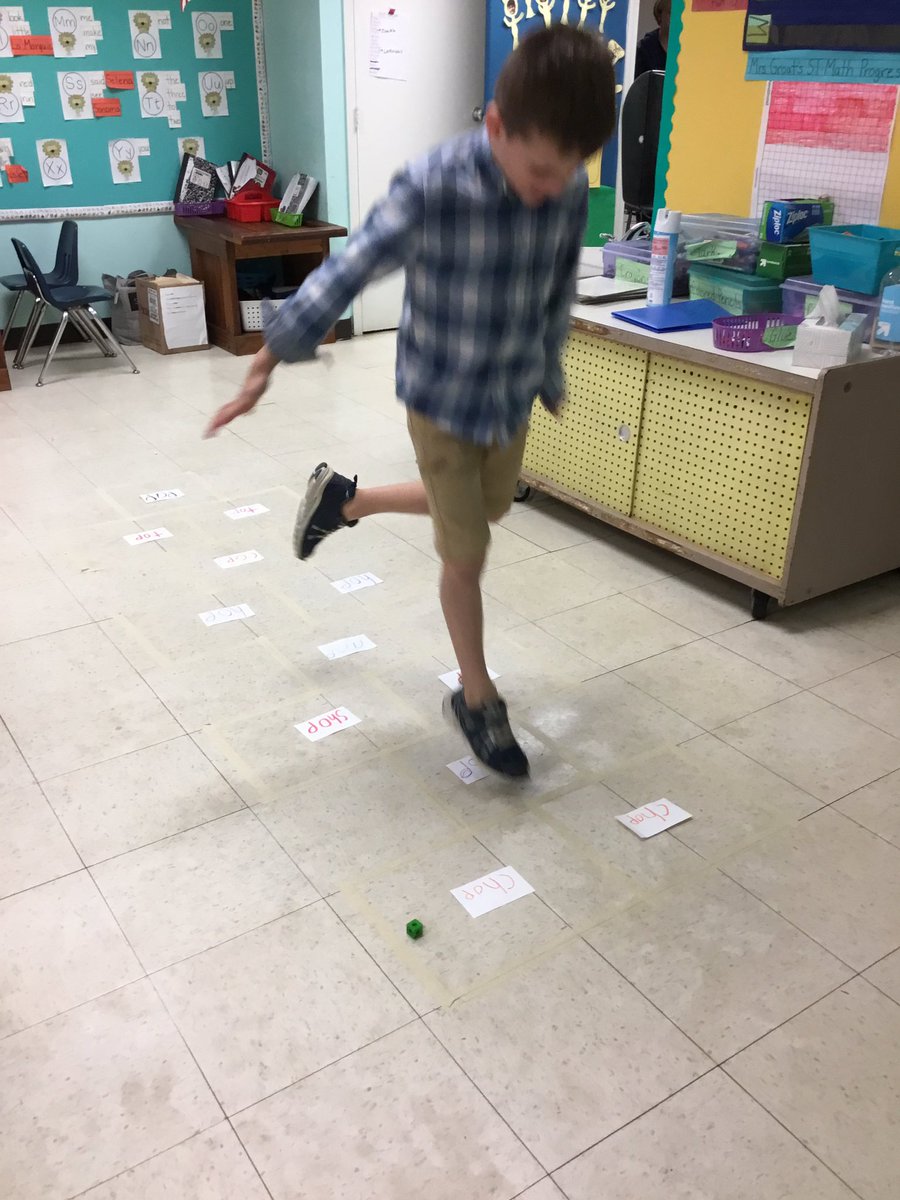 Groat1stGraders's tweet photo. We had so much fun at reading night! I was so impressed by everyone’s multitasking with rhyming and hopscotch! In true dr Seuss fashion 😎 thank you @sjsmith_ges and mrs Anderson for organizing! @GES_lions https://t.co/x2iWLl9ivs