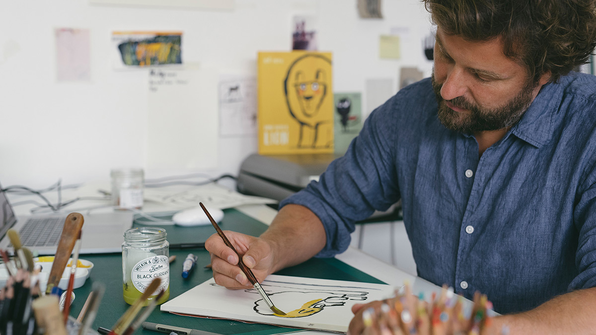 Booktrust's tweet photo. Our brand new #IllustratorInResidence Ed Vere wants to get all of us drawing again - and we're so excited! He'll be celebrating the power of pictures over the next six months... https://t.co/UEwS9EEdc1 https://t.co/cqvMxAVWPA