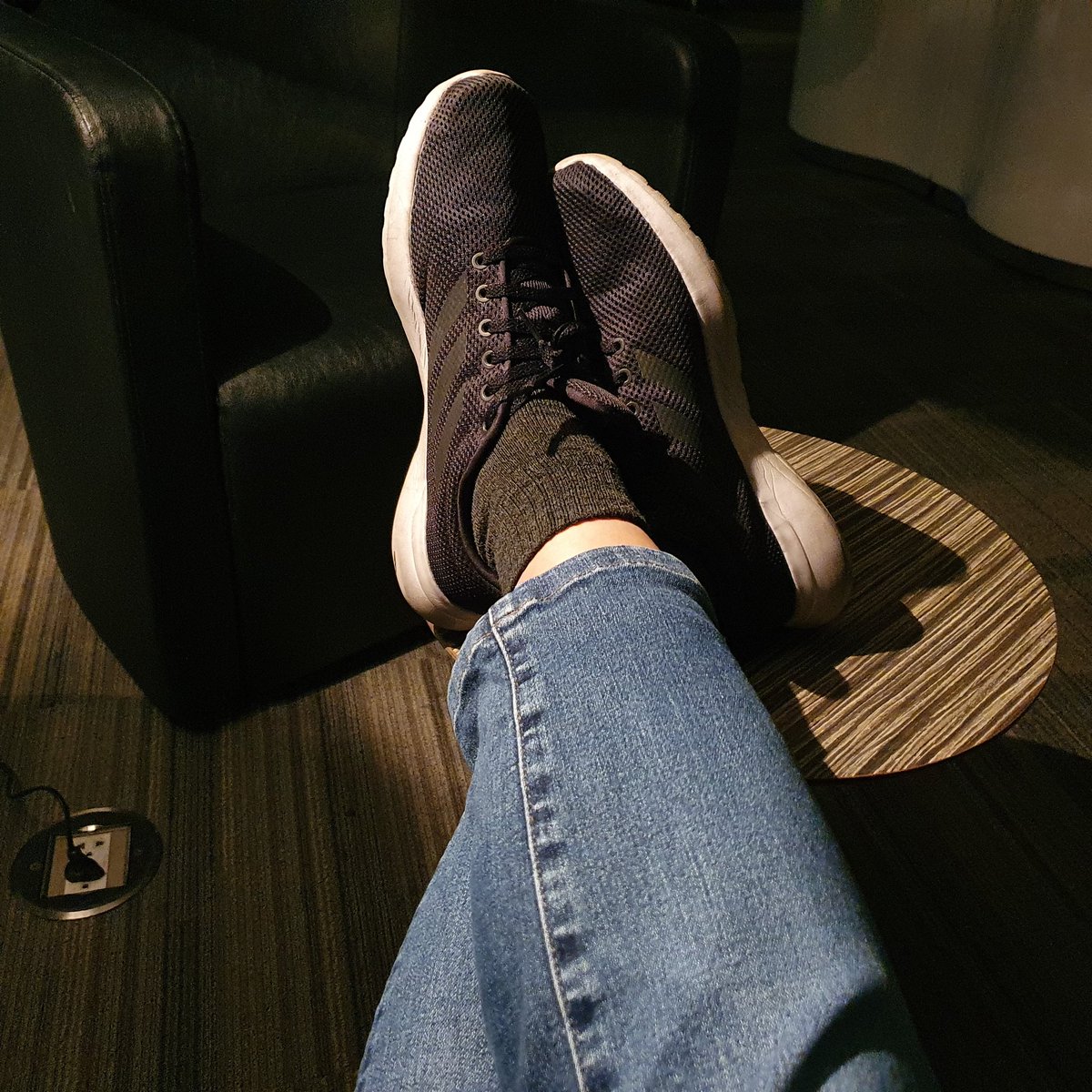 Kim_Thai_BDSM's tweet photo. คืนนี้อยากให้ทางทำอะไร
#ทาส24ชั่วโมง
#เลียตีน
#กราบตีน
#ดูดนิ้วตีน
#slaveday
#slave24hours https://t.co/5zxsOosDOW
