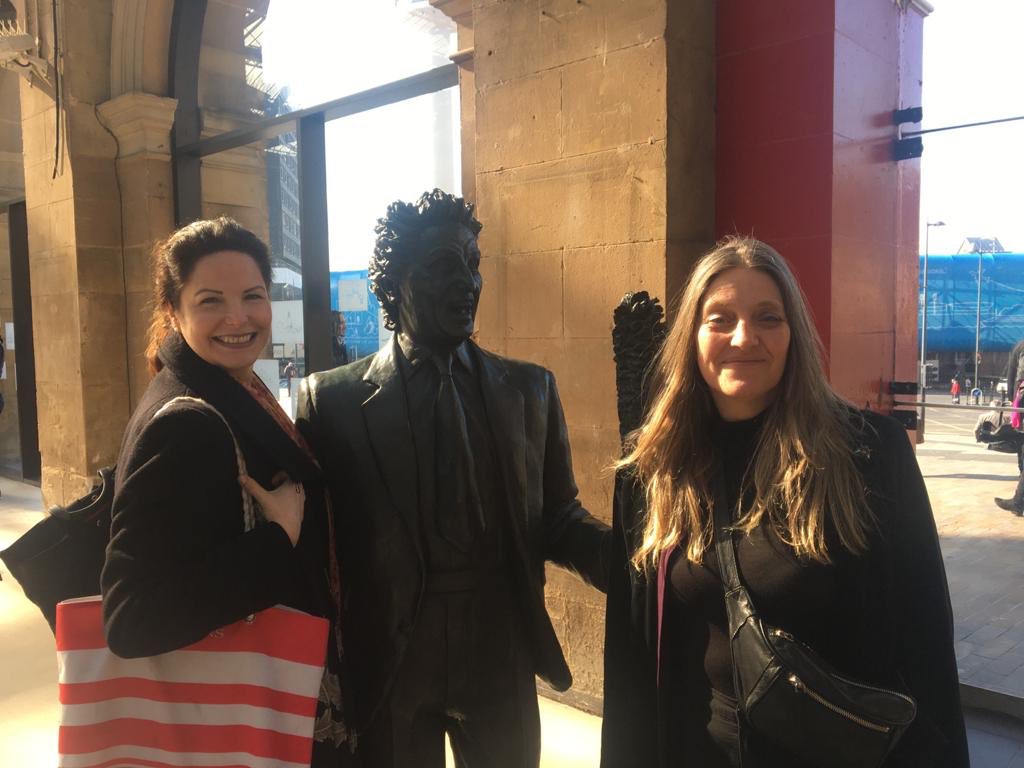 insidejusticeUK's tweet photo. On the way to @rcpsych's annual conference. We are spreading the word about safeguarding evidence for #wrongful convictions with a diddy bit of help from Ken Dodd. #insidejustice https://t.co/NtGe5mHx7P