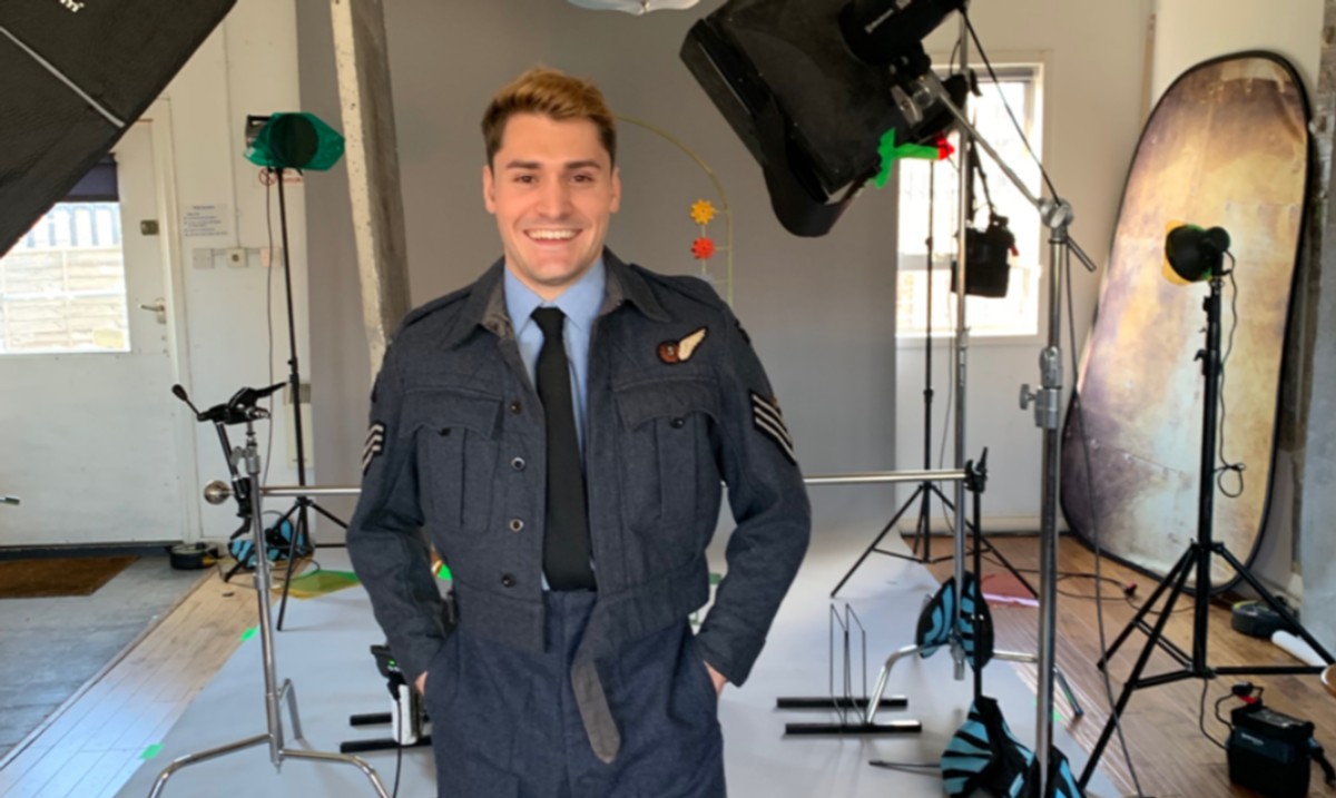 WirelessOp's tweet image. Wireless Operator photo shoot this week with our wonderful lead, @TheThomasDennis 🙂
#edfringe #WirelessOperator #lookingfabulous