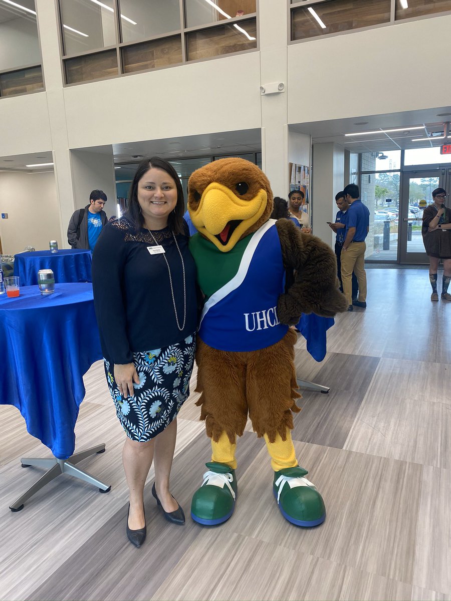AVPDOSiliana's tweet photo. @UHClearLake can you believe that it took me three years to finally get this picture?!?! Hunter is always so busy when I’m around, but not Wednesday!! #UHCL #Hunter #UHCLpride https://t.co/GTSF4SVYB4