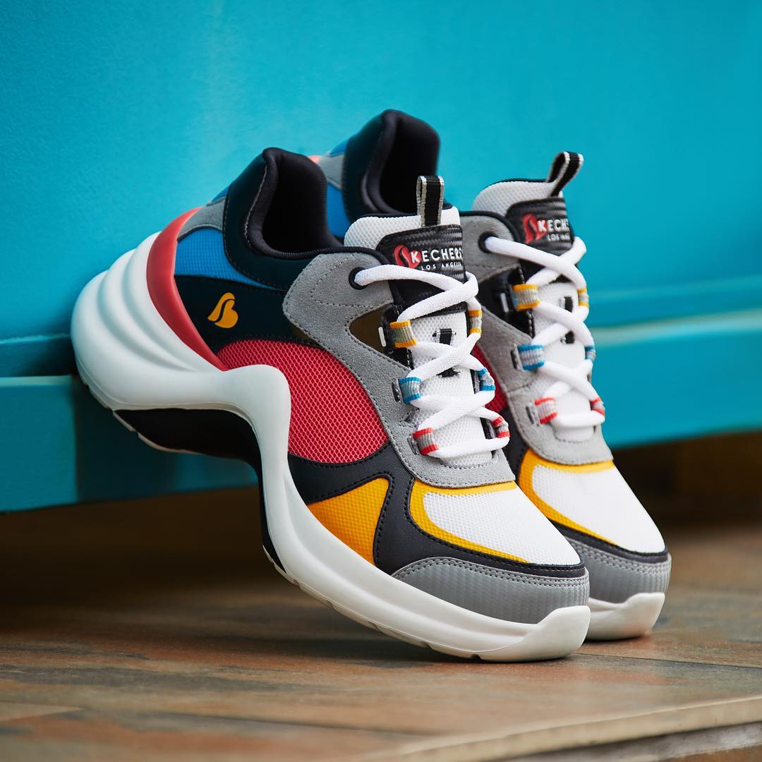 Un modelo soñado son las #Skechers Solei St. Groovy Sole. 🤩 Sus colores vibrantes te dejarán encantad@ 💕#Style74190