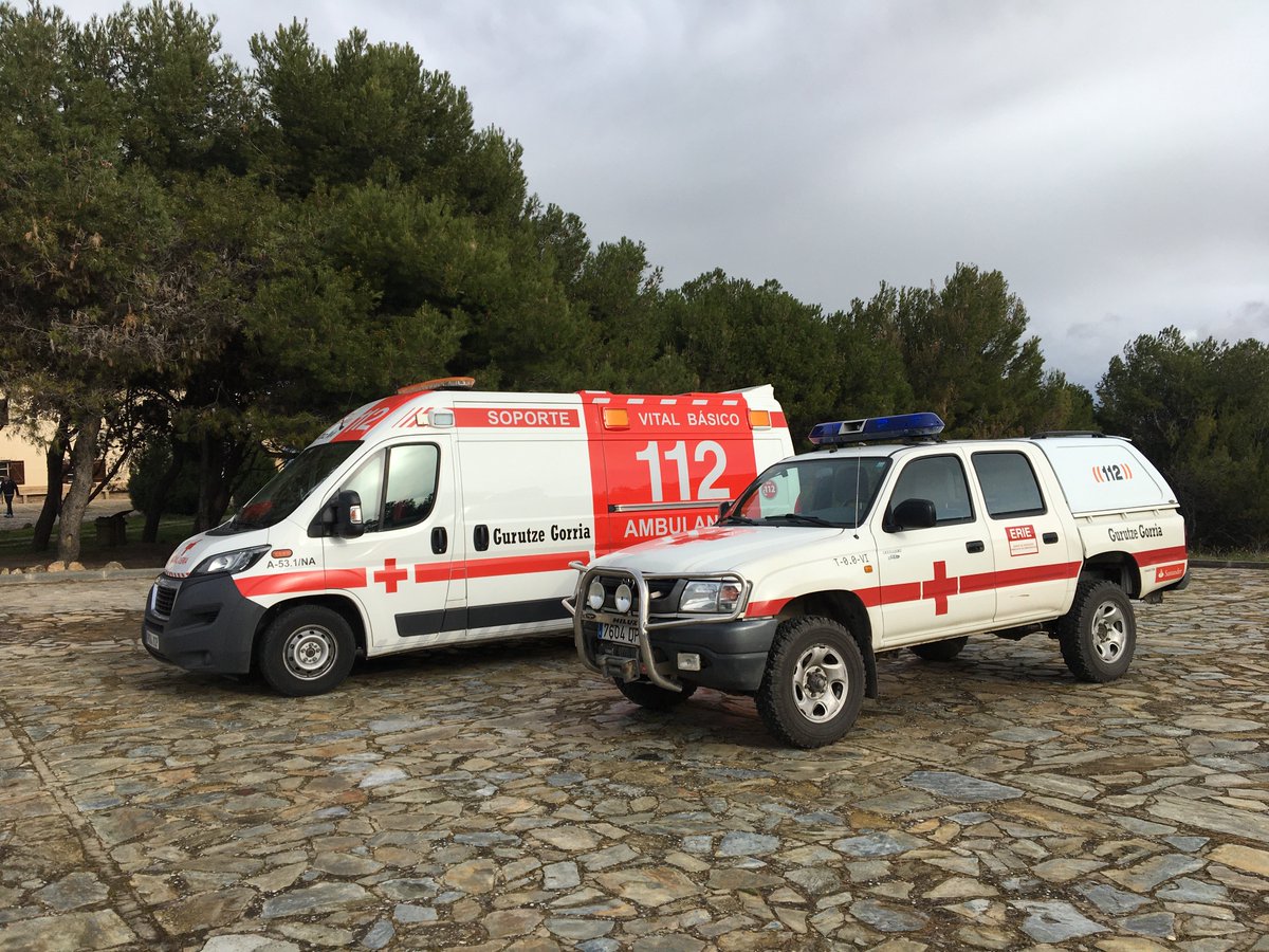 CruzRojaNavarra's tweet photo. Recuerda los horarios de los puestos y sigue el número de atenciones que presta @CruzRojaNavarra  a través de la web https://t.co/95QaHOPLuL https://t.co/IMERxThRdY