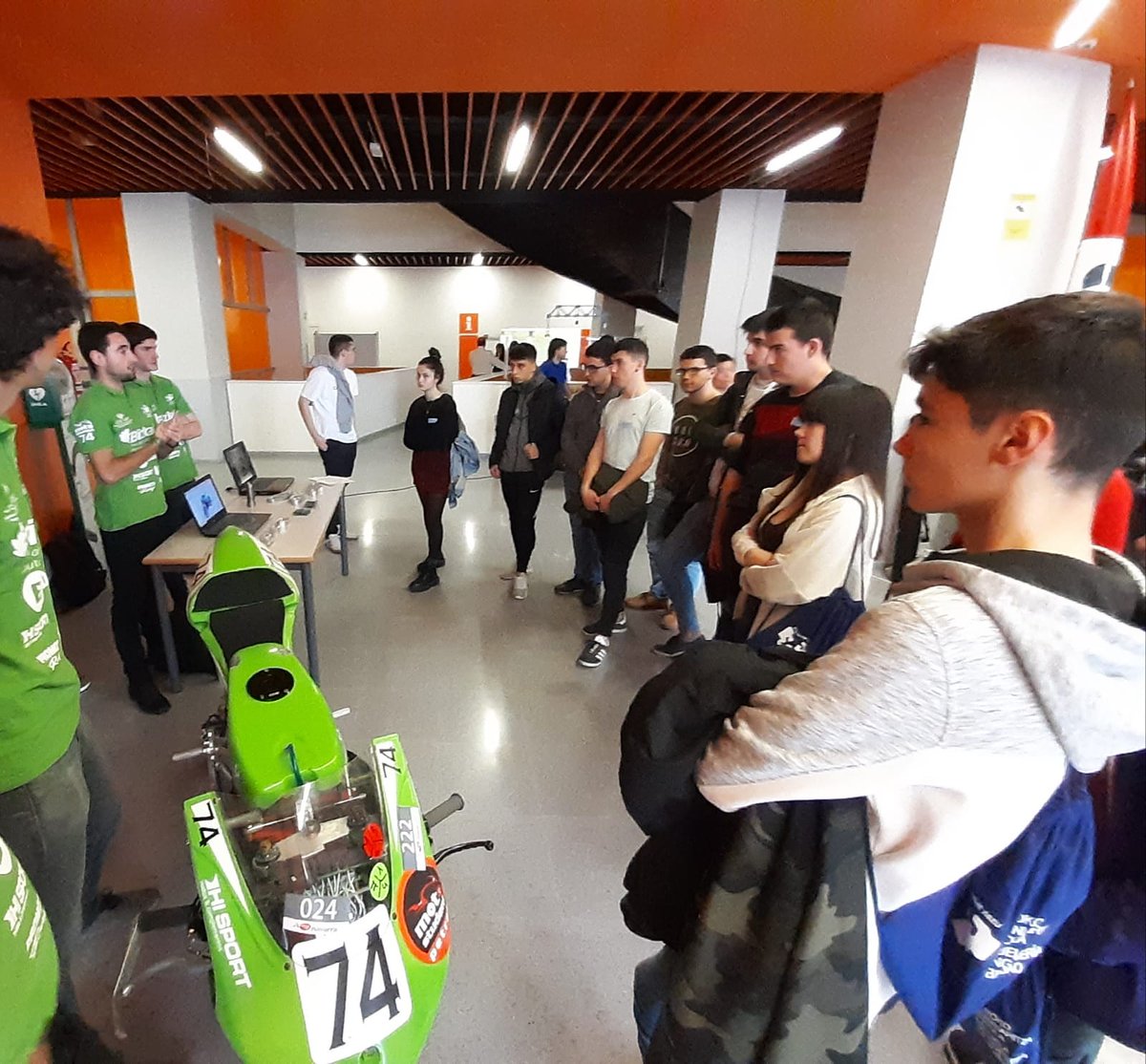 MotoETSIB's tweet photo. Ate irekien jardunaldietan etorkizuneko ingeniari ikaaleei gure proiektua aurkeztu diegu. Laster ikusiko gara berriz!

#Linkedin #engineering #motostudent #motorcycle #motorsport https://t.co/0dXVQEgcYV