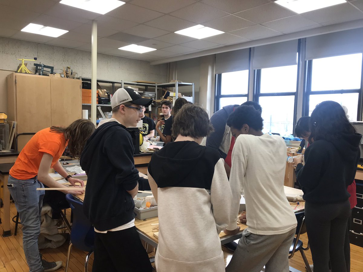 PrincipalPMHS's tweet photo. Makerspace Angry birds competition is always a popular event in The Olympics here at PMHS#authenticlearning https://t.co/yMgLAg52gE