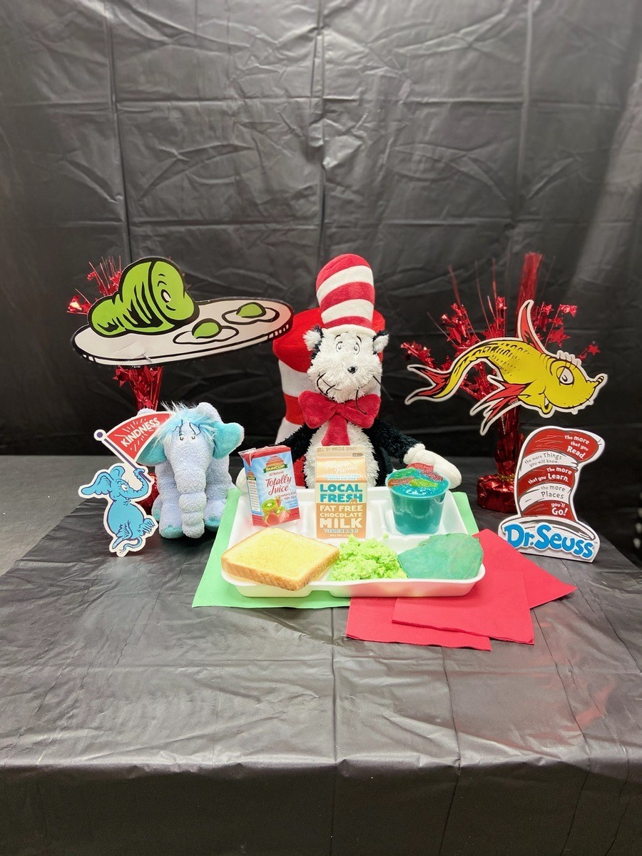 HCSD_CN's tweet photo. What a way to end Dr. Seuss week and NSBW. North Woolmarket did an excellent job providing the students a fun, out of this world experience. Join us for breakfast or lunch! #NSBW2020 #DrSeussWeek #nwmtcafe #childnutrition #Breakfastisserved https://t.co/HI1apB2Sbg