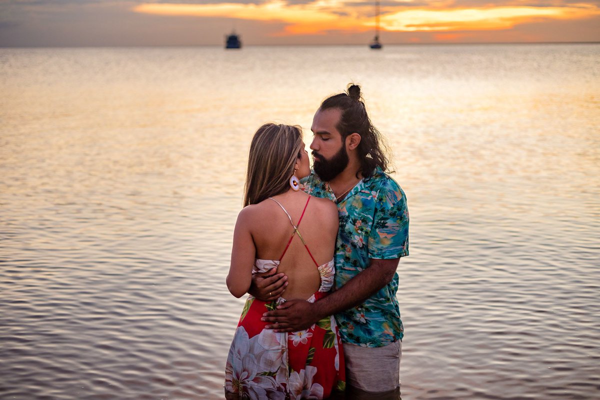 LumionF's tweet photo. Amamos quando o casal entra de cabeça no ensaio, topa tudo e ainda sim conseguem se conectar entre si, nosso coração enche de alegria. 😍❤️ https://t.co/Fa96y77PKM