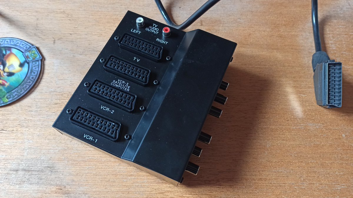 HippyTesla's tweet photo. New SCART box arrived, streaming and recording from retro consoles is now that much easier 🤩
#VideoGames #RetroGaming #RetroGamer #MixerStream #MixerStreamer #SCART #RGBSCART https://t.co/5ka8P4xXby