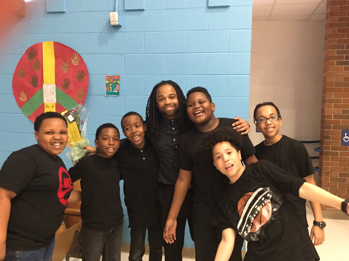 FayStreetElem's tweet photo. Congratulations to our Fayetteville Street Elementary 2019-2020 TEACHER OF THE YEAR, Mr. Charles Sands! #TOY #IMPACT #TeacherLeader #Dedication  #Visionary #LionPride @iamCharlesSands https://t.co/QnJZjW52mR